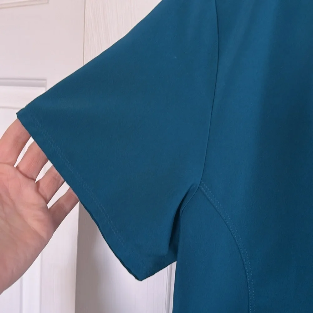 Mod Uniform Teal Scrub top size medium